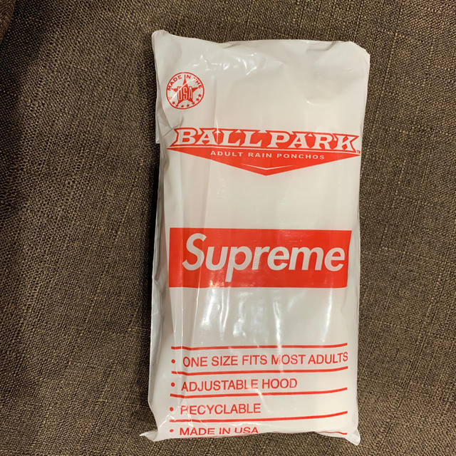 Supreme(シュプリーム)のsupreme Ballpark Poncho ノベルティー ポンチョ メンズのジャケット/アウター(ポンチョ)の商品写真