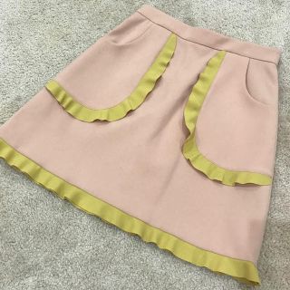 レッドヴァレンティノ(RED VALENTINO)の定価56000円【着用1度のみ】RED VALENTINO フリルスカート(ひざ丈スカート)