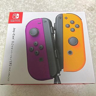 ニンテンドースイッチ(Nintendo Switch)の翌発送 新品 ジョイコン ネオンパープル オレンジ セット(その他)