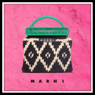 マルニ(Marni)のMARNI（マルニ）クロシェウール製フレームバッグ　ブラック(ハンドバッグ)