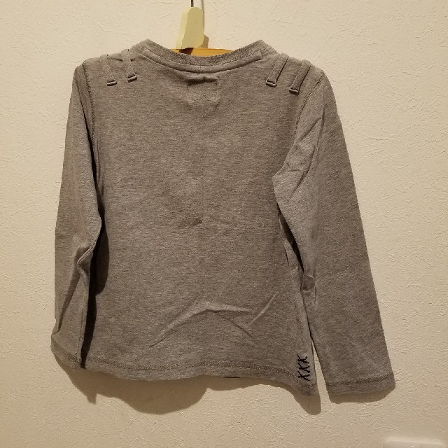 ARMANI JUNIOR(アルマーニ ジュニア)のアルマーニジュニア　ロンT　シャツ　110　キッズ　男の子 キッズ/ベビー/マタニティのキッズ服男の子用(90cm~)(Tシャツ/カットソー)の商品写真