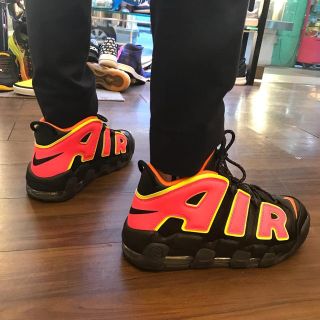 完売 HOT PUNCH◇ナイキ エアモアアップテンポ nike ◇モアテン-ecosea.do