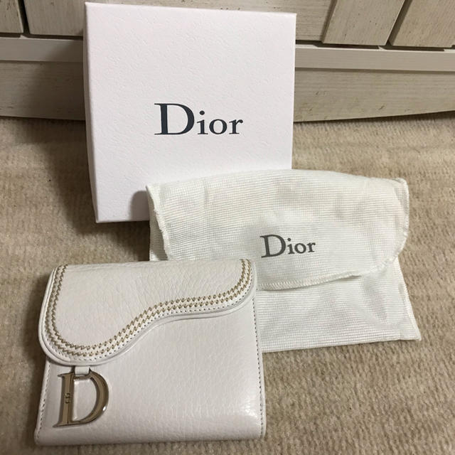 新発売の Dior - Dior 財布　二つ折り　レディース　おしゃれ　人気　サドル　プレゼント　ディオ 財布