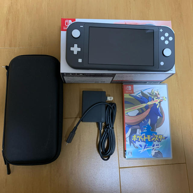 Nintendo Switch Lite ポケモンソードカセット付き