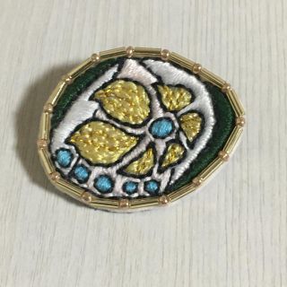 刺繍ブローチ　お花(コサージュ/ブローチ)