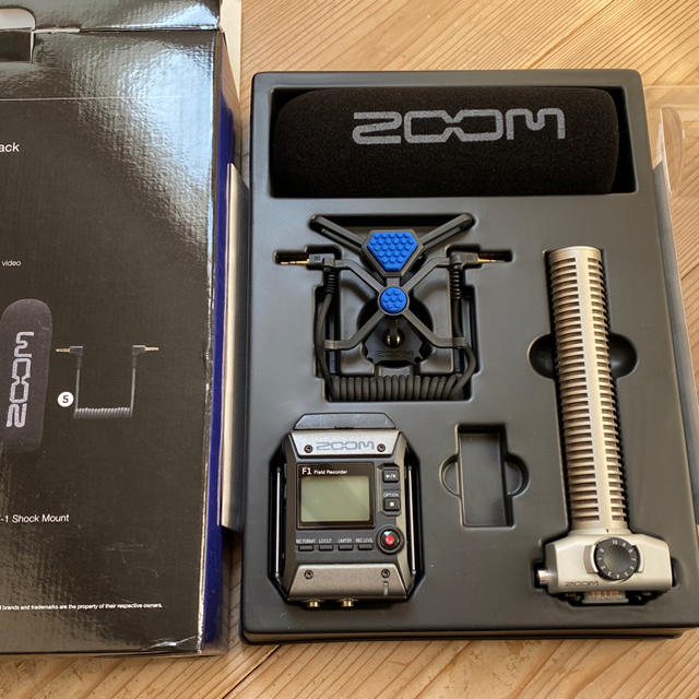 Zoom(ズーム)のzoom f-1 ガンマイク、ラベリアマイクアクセサリーパック 楽器のレコーディング/PA機器(マイク)の商品写真