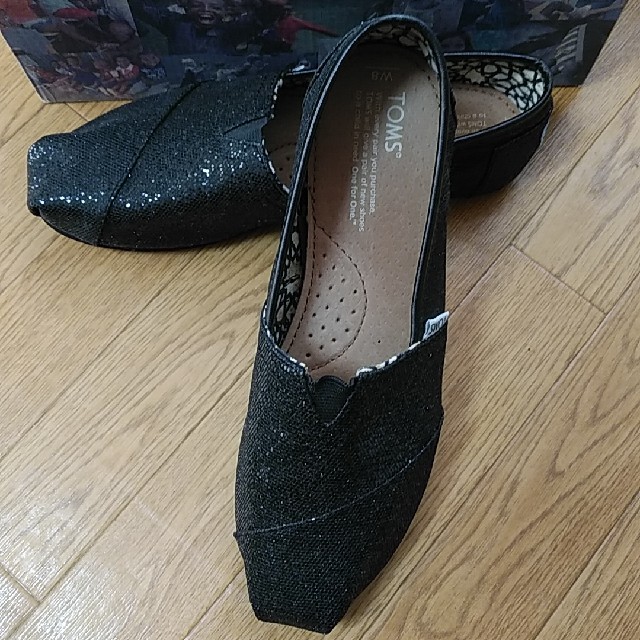 TOMS Classics Black Glitters 39インチ　25㎝ レディースの靴/シューズ(スリッポン/モカシン)の商品写真