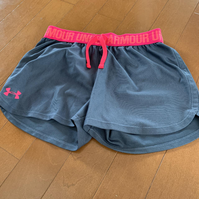 UNDER ARMOUR(アンダーアーマー)のアンダーアーマー ランニングパンツ150 キッズ/ベビー/マタニティのキッズ服女の子用(90cm~)(パンツ/スパッツ)の商品写真