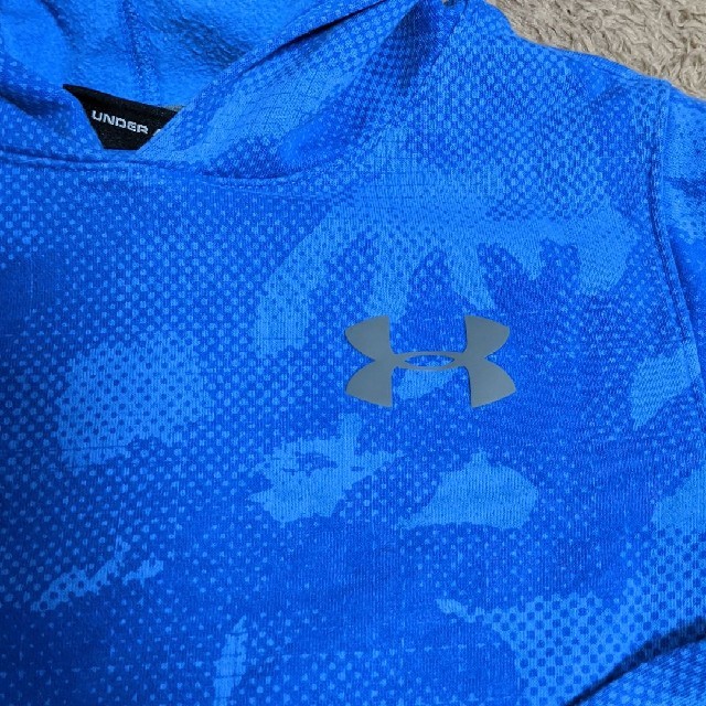 UNDER ARMOUR(アンダーアーマー)のアンダーアーマー　キッズ　パーカー キッズ/ベビー/マタニティのキッズ服男の子用(90cm~)(ジャケット/上着)の商品写真