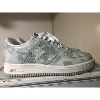 アベイシングエイプ(A BATHING APE)の極美品 APE BAPESTA WHITE CAMO US9.5(スニーカー)