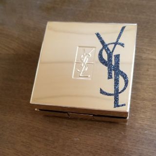 イヴサンローランボーテ(Yves Saint Laurent Beaute)のラディアントタッチルクッションB30(ファンデーション)