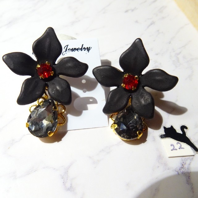 黒い花とブラックダイヤの通販 By 22 S Shop ラクマ 黒い花とブラックダイヤの通販 By 22 S Shop ラクマ