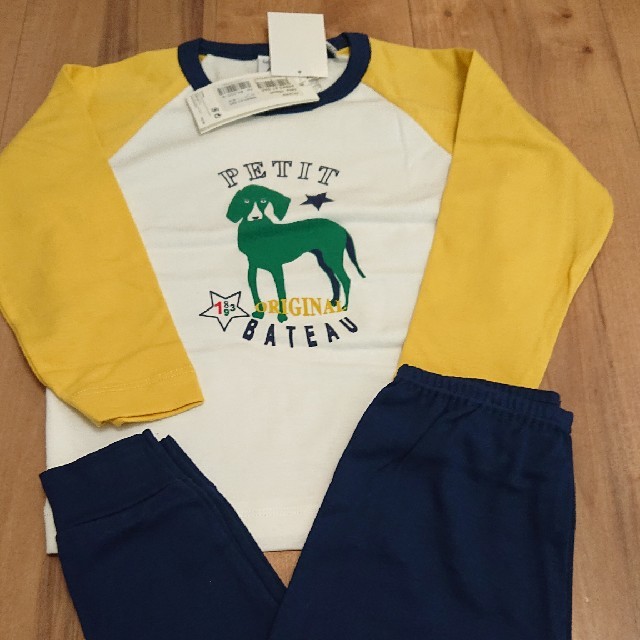 PETIT BATEAU(プチバトー)の新品 未使用 タグ付き プチバトー パジャマ 104cm キッズ/ベビー/マタニティのキッズ服男の子用(90cm~)(パジャマ)の商品写真