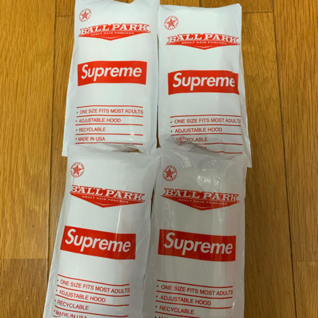 Supreme ポンチョ