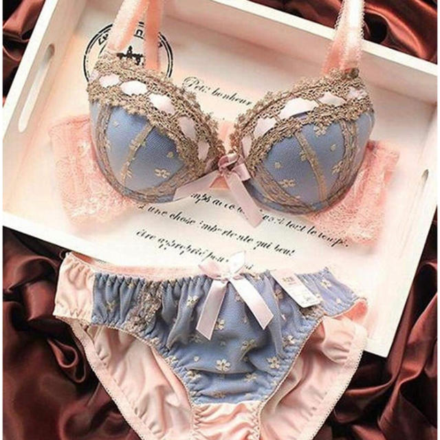 ランジェリー レース 花柄 ブラジャー ショーツ ブラ パンティー 上下セットの通販 by Chloe*プロフ必読お願いします|ラクマ ランジェリー レース 花柄 ブラジャー ショーツ ブラ パンティー 上下セットの通販 by Chloe*プロフ必読お願いします|ラクマ