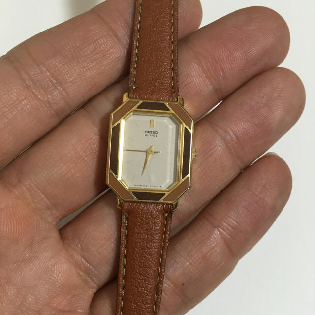 SEIKO(セイコー)のSEIKO レトロ スクエア レディースのファッション小物(腕時計)の商品写真