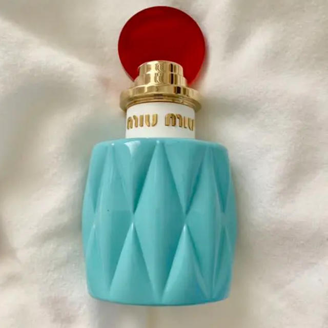 miumiu(ミュウミュウ)のmiu miu オードパルファム 50ml コスメ/美容の香水(香水(女性用))の商品写真