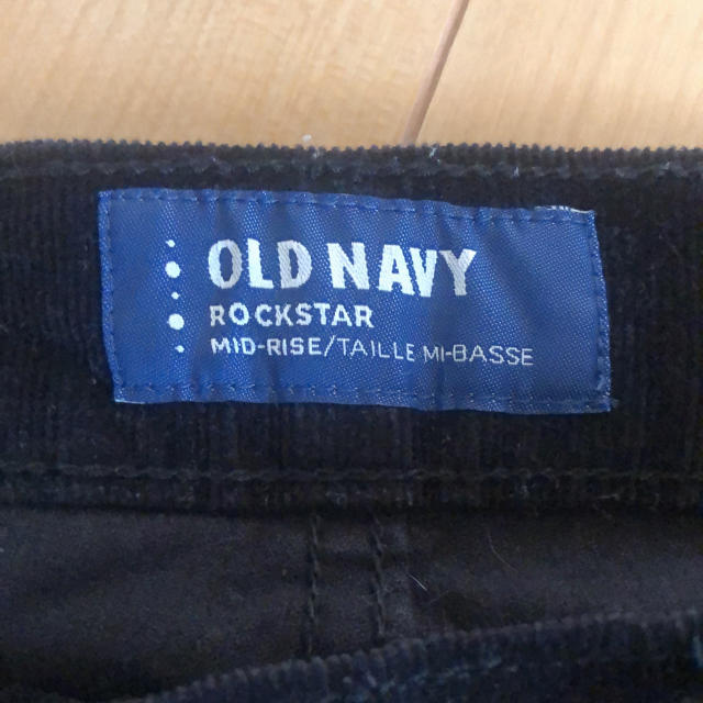Old Navy(オールドネイビー)のOLDNAVY コーデュロイ　スキニー レディースのパンツ(スキニーパンツ)の商品写真