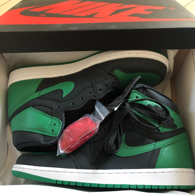 NIKE(ナイキ)のNIKE AIR JORDAN 1 PINE GREEN 28 US10 メンズの靴/シューズ(スニーカー)の商品写真