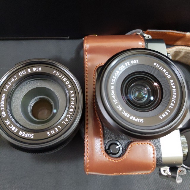 富士フイルム(フジフイルム)の富士フイルム　X-T30 ダブルズームキット スマホ/家電/カメラのカメラ(ミラーレス一眼)の商品写真