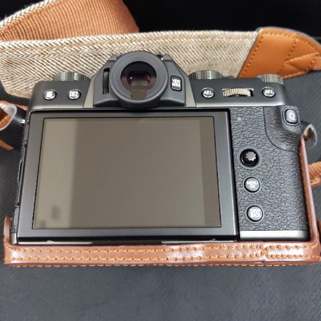 富士フイルム(フジフイルム)の富士フイルム　X-T30 ダブルズームキット スマホ/家電/カメラのカメラ(ミラーレス一眼)の商品写真