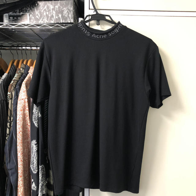 Acne Studios モックネックTシャツ