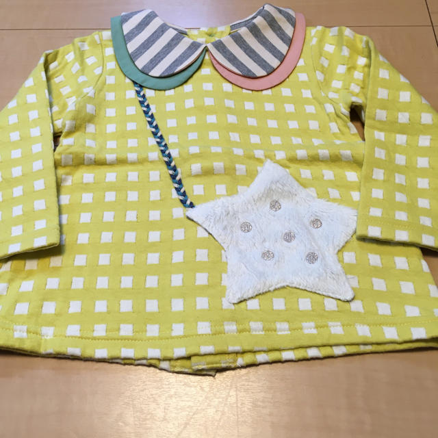 sense of wonder(センスオブワンダー)の星ポシェットトップス90 キッズ/ベビー/マタニティのキッズ服女の子用(90cm~)(Tシャツ/カットソー)の商品写真