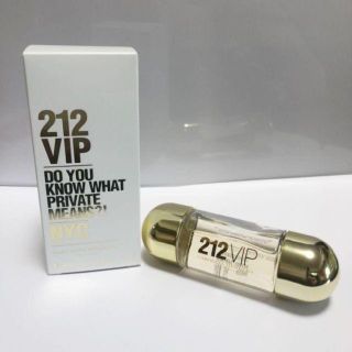 キャロライナヘレナ(CAROLINA HERRERA)のキャロライナヘレラ 212 VIP EDP 30ml (香水(女性用))