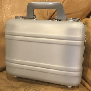 ZERO HALLIBURTON - 新品デッドストック ゼロハリバートン