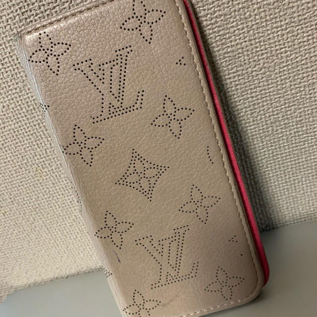 LOUIS VUITTON - LOUIS VUITTON iPhoneケースの通販