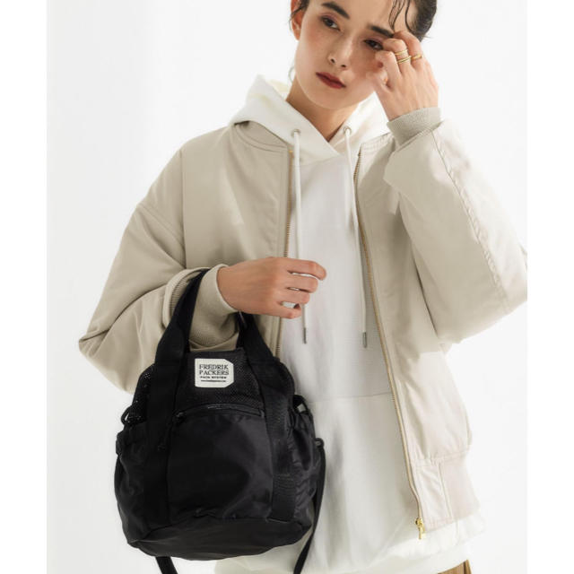 UNITED ARROWS green label relaxing(ユナイテッドアローズグリーンレーベルリラクシング)の★★fredrik packers SC NEW キンチャク 2WAYバッグ レディースのバッグ(ショルダーバッグ)の商品写真