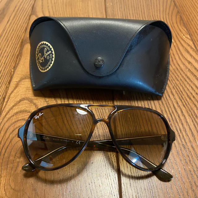 Ray-Ban(レイバン)のレイバン　キャッツ　サングラス メンズのファッション小物(サングラス/メガネ)の商品写真