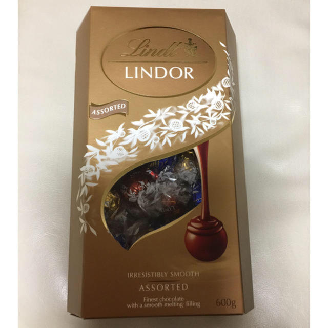 Lindt(リンツ)のLINDT LINDOR リンツ リンドール アソート32個 食品/飲料/酒の食品(菓子/デザート)の商品写真