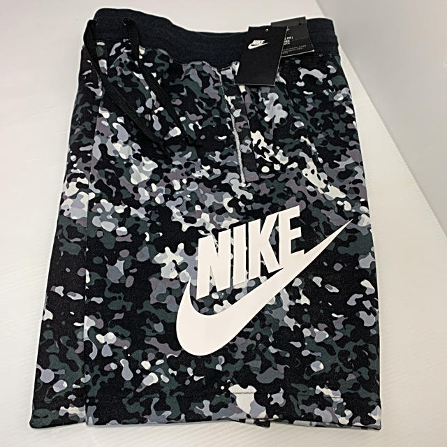 NIKE(ナイキ)のNIKE ハーフパンツ 新品未使用 Lサイズ ジョーダン シュプリーム  メンズのパンツ(ショートパンツ)の商品写真