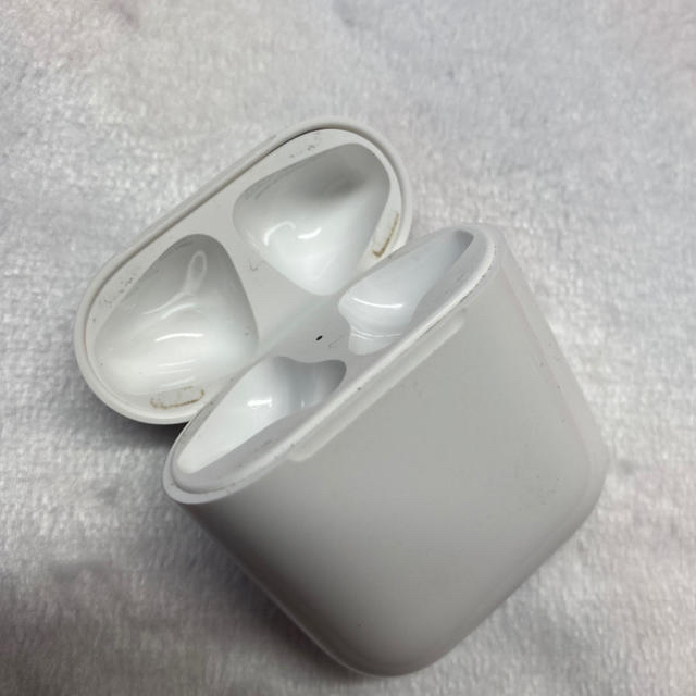 Apple(アップル)のAirPods  スマホ/家電/カメラのオーディオ機器(ヘッドフォン/イヤフォン)の商品写真