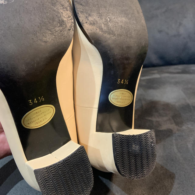 Yves Saint Laurent Beaute(イヴサンローランボーテ)のイヴ・サンローラン レザーパンプス 34.5 レディースの靴/シューズ(ハイヒール/パンプス)の商品写真