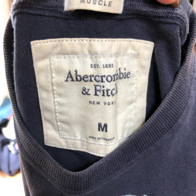 Abercrombie&Fitch(アバクロンビーアンドフィッチ)のアバクロ　Tシャツ メンズのトップス(Tシャツ/カットソー(半袖/袖なし))の商品写真