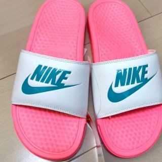 ナイキ(NIKE)の値下げ！ナイキ　べナッシ　新品　24(サンダル)