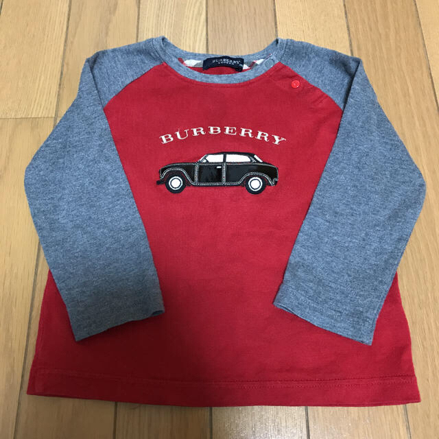 BURBERRY(バーバリー)の【M様専用】　バーバリー　長袖Tシャツ　ファミリア  トレーナー 90 キッズ/ベビー/マタニティのキッズ服男の子用(90cm~)(Tシャツ/カットソー)の商品写真