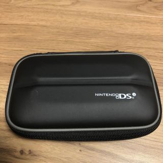 ニンテンドーDS(ニンテンドーDS)のニンテンドー  DＳi  本体ケース  黒(家庭用ゲーム機本体)