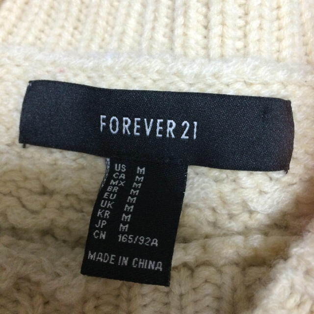 FOREVER 21(フォーエバートゥエンティーワン)のforever21 ニット レディースのトップス(ニット/セーター)の商品写真