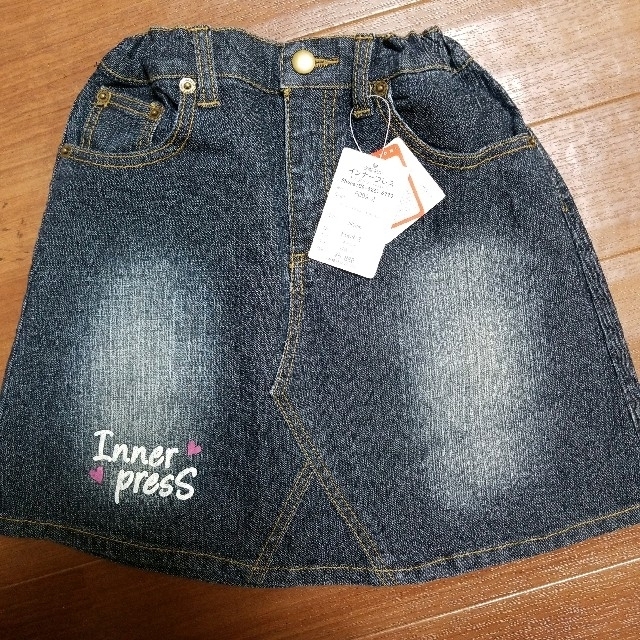 INNER PRESS(インナープレス)の【新品、未使用】インナープレス  デニムスカート 140㌢ 定価5,880円 キッズ/ベビー/マタニティのキッズ服女の子用(90cm~)(スカート)の商品写真