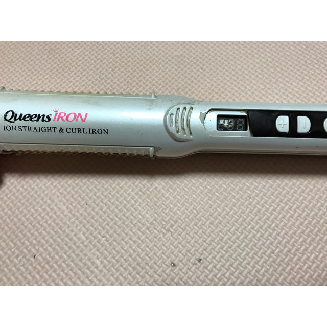 Queen's IRON クイーンズアイロン 中古 スマホ/家電/カメラの美容/健康(ヘアアイロン)の商品写真