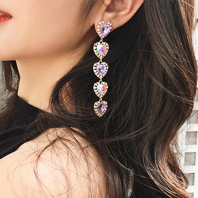 ５連ハートのビジューピアス♡♡ レディースのアクセサリー(ピアス)の商品写真