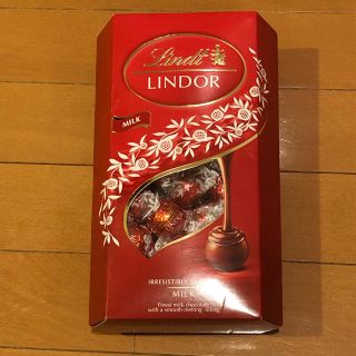 リンツ(Lindt)のリンツ  リンドール　チョコレート　ミルク　37個(菓子/デザート)