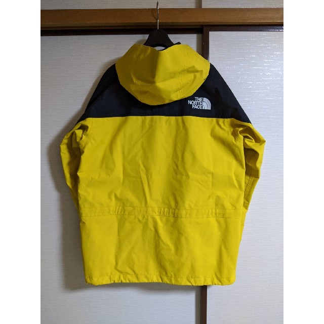 THE NORTH FACE(ザノースフェイス)のTHE NORTH FACE マウンテンライトジャケット レオパードイエロー メンズのジャケット/アウター(マウンテンパーカー)の商品写真