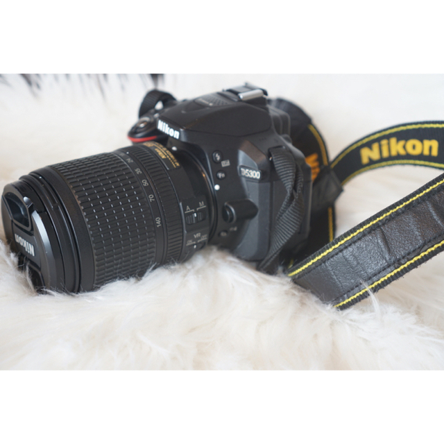 Nikon(ニコン)の【Nikon D5300 デジタル一眼レフカメラ】 スマホ/家電/カメラのカメラ(デジタル一眼)の商品写真