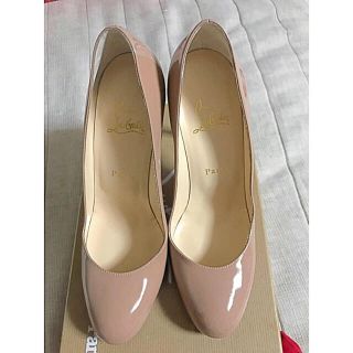 クリスチャンルブタン(Christian Louboutin)の【値下げ！】ルブタン　ベージュパンプス(ハイヒール/パンプス)