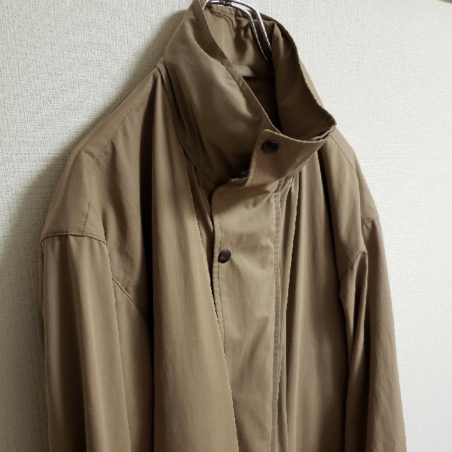 COMOLI(コモリ)のCOMOLI 19ss ストームコート beige 2 メンズのジャケット/アウター(その他)の商品写真