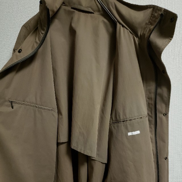 COMOLI(コモリ)のCOMOLI 19ss ストームコート beige 2 メンズのジャケット/アウター(その他)の商品写真